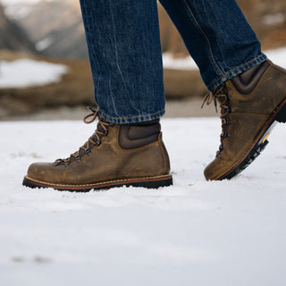 Men's hiking boots in greased suede leather | Velasca