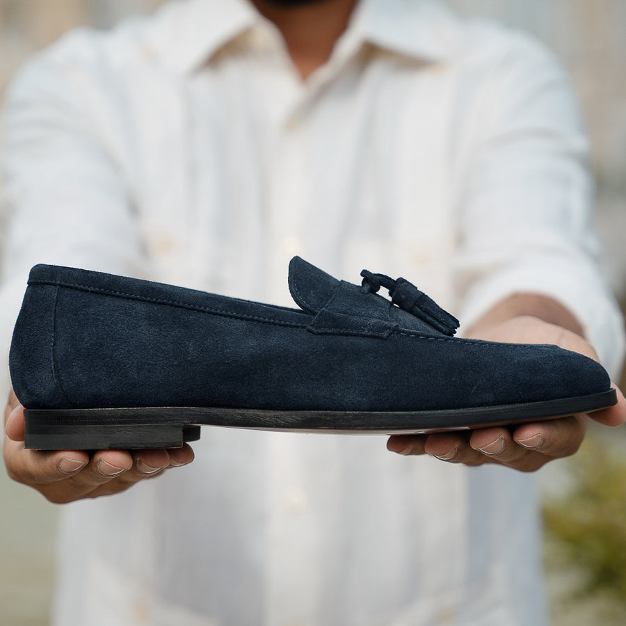 Tapered blu College Penny Loafers with tassels in leather for men | Velasca