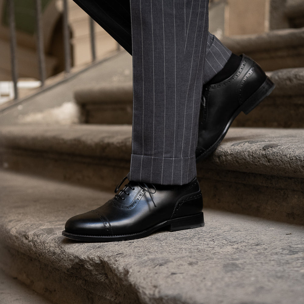 Semi-brogue men's black leather shoes | Fabio Attanasio for Velasca