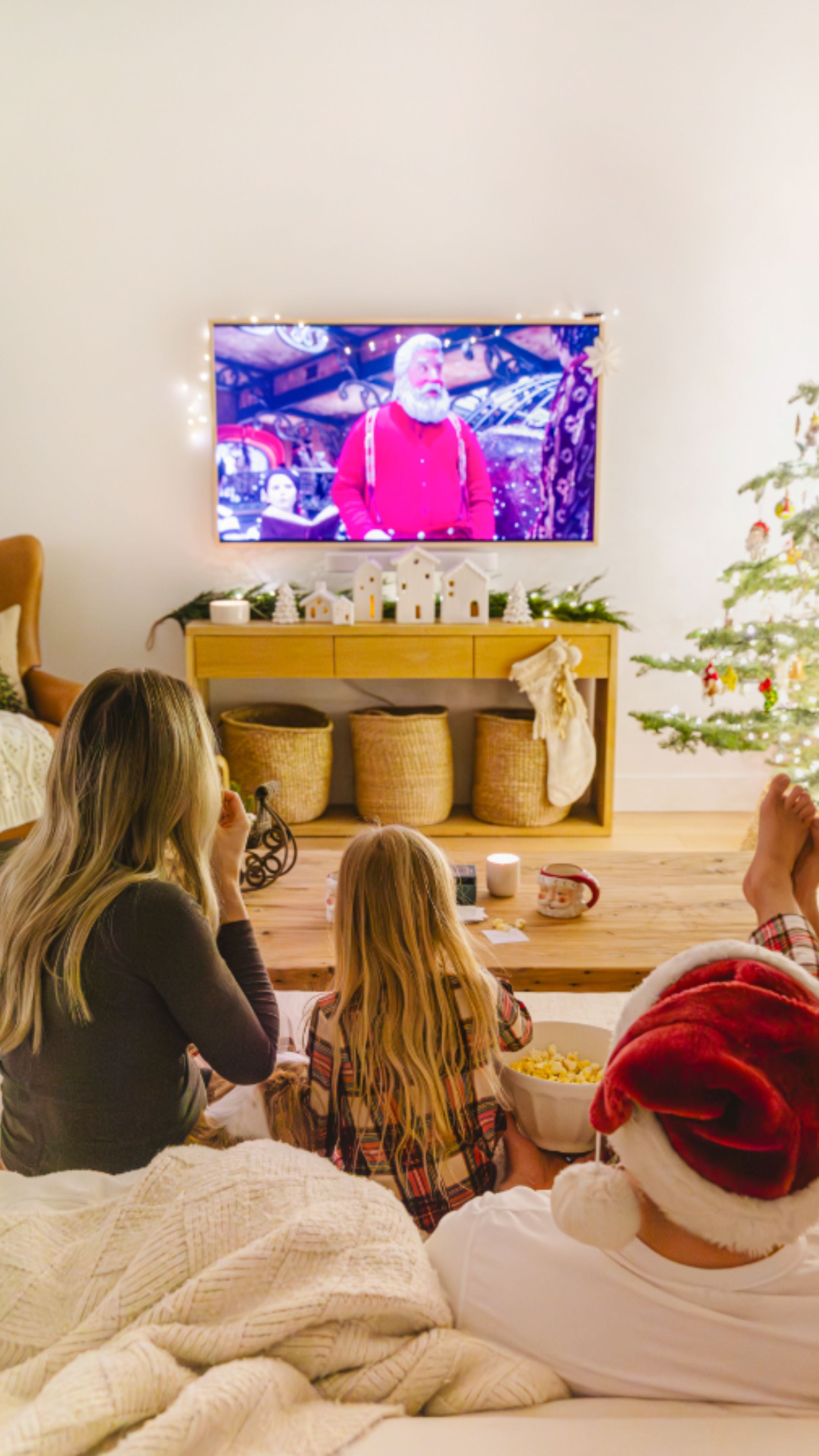 the best holiday movies to watch as a family. www.lumitory.com
