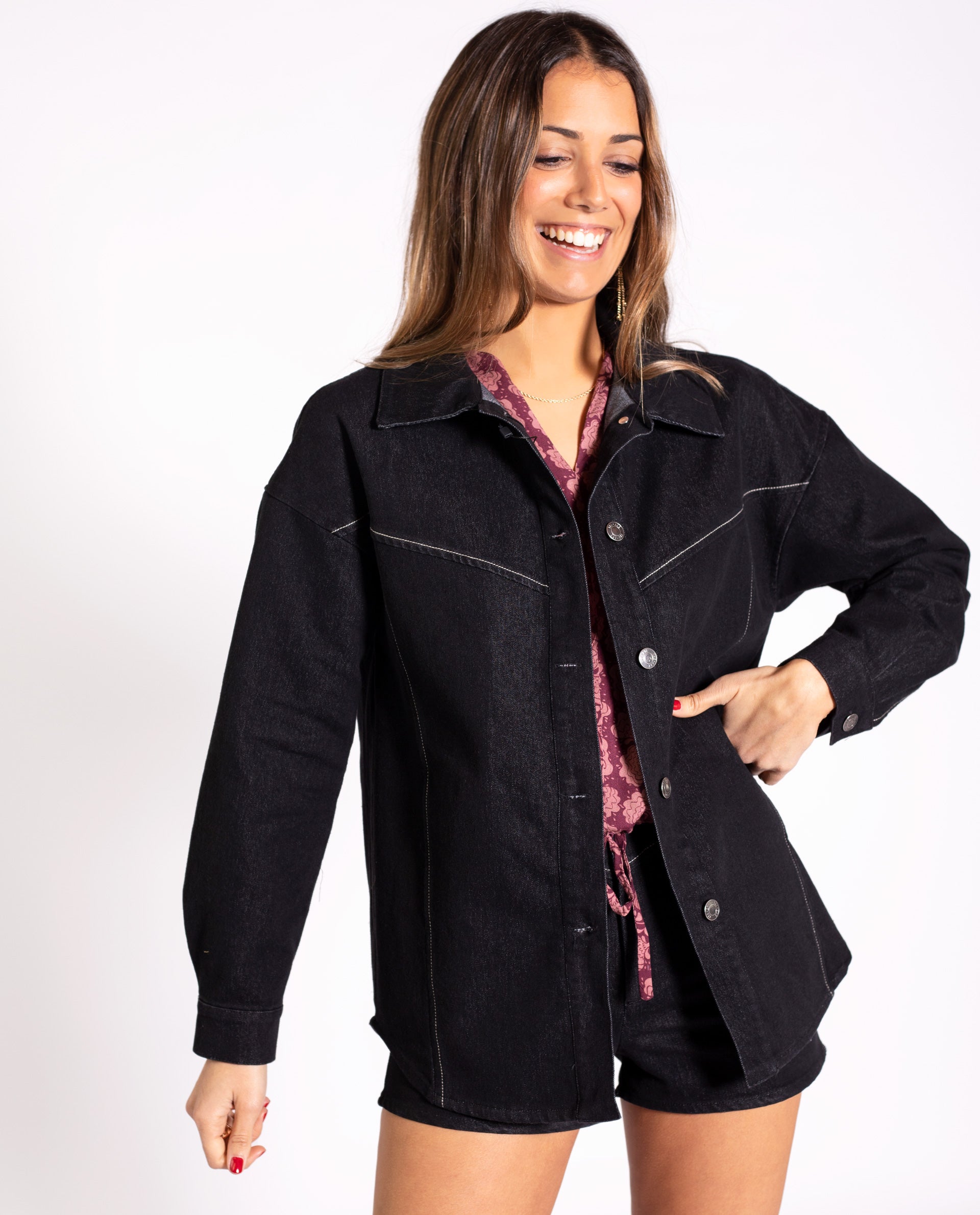 Cazadora Negra Vaquera de Mujer Oversize THE-ARE