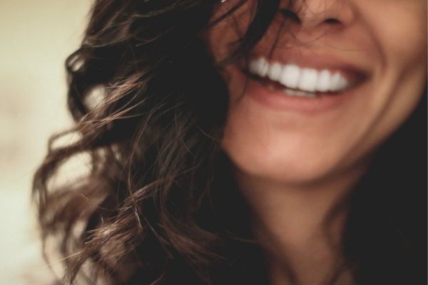 oil pulling to whiten teeth