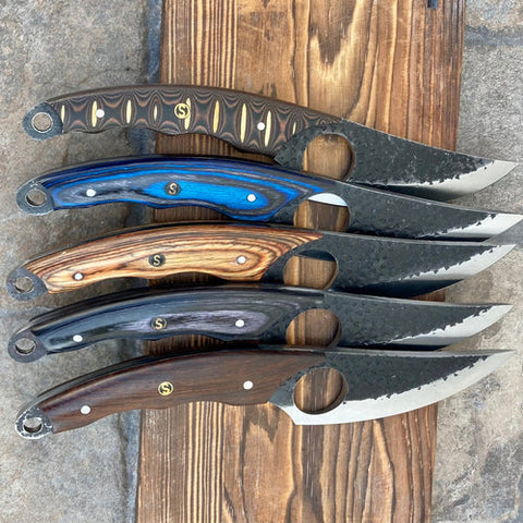 There are a variety of steel blades that you can choose from