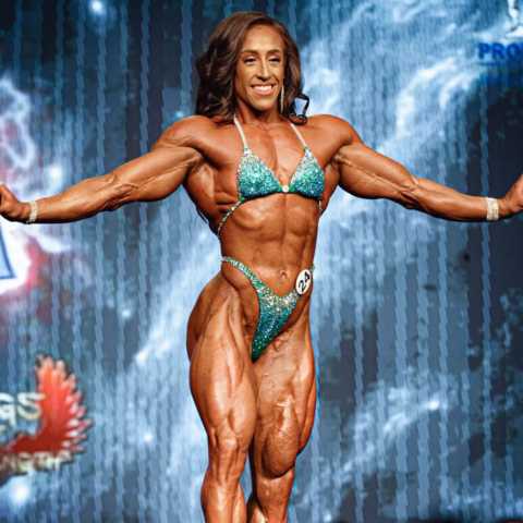 Where are you Women's Physique bodybuilders? : r/femalebodybuilding