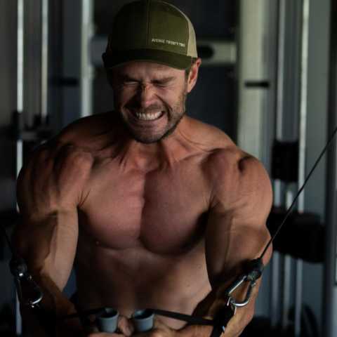 chris hemsworth big muscles