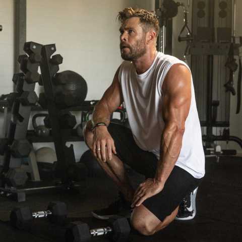 chris hemsworth muscles