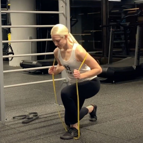 How To Do Resistance Band Lunges: Benefits, Variations & More