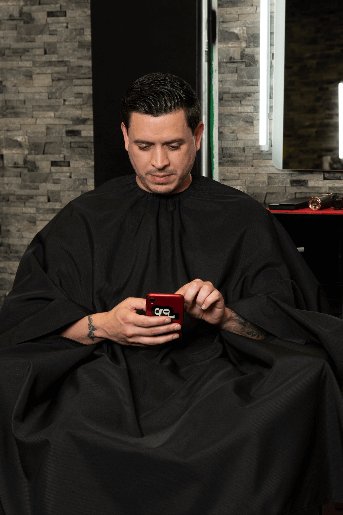 The Shave Factory Premium Barber Cape LV Black/Gold – Barber Supply & Co.