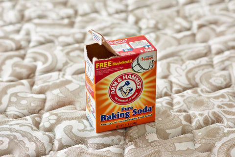 Use Baking Soda to Dry Mattress