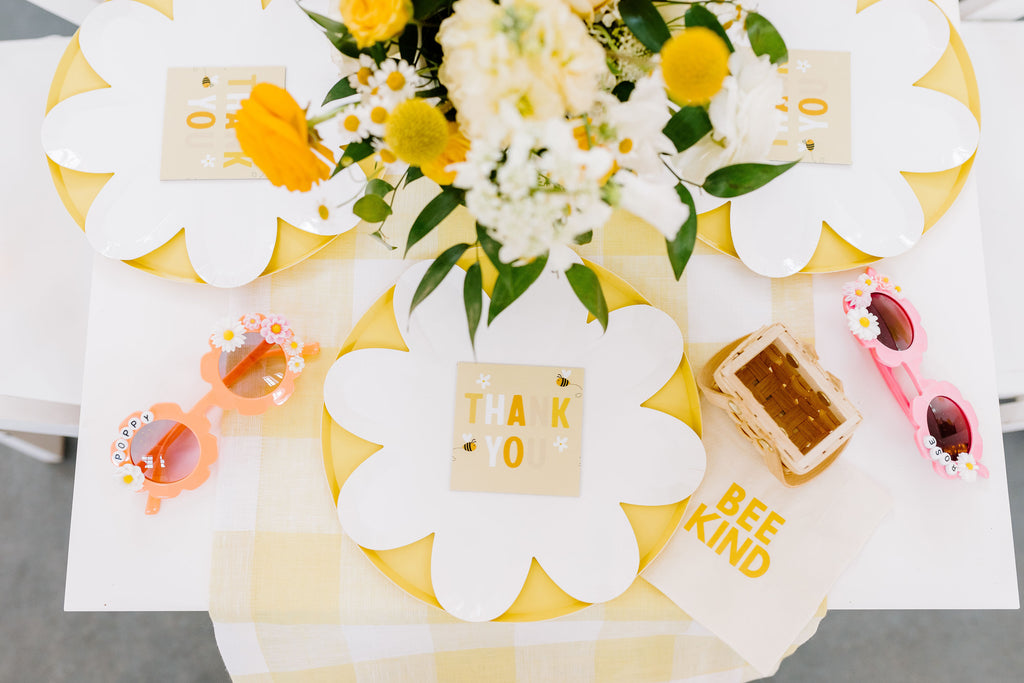 SUPER EASY BIRTHDAY PARTY DECORATION IDEAS, HONEY BEE THEME BIRTHDAY PA