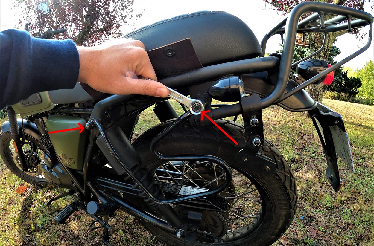 Comment installer des supports sacoches sur votre moto. - LONGRIDE FRANCE
