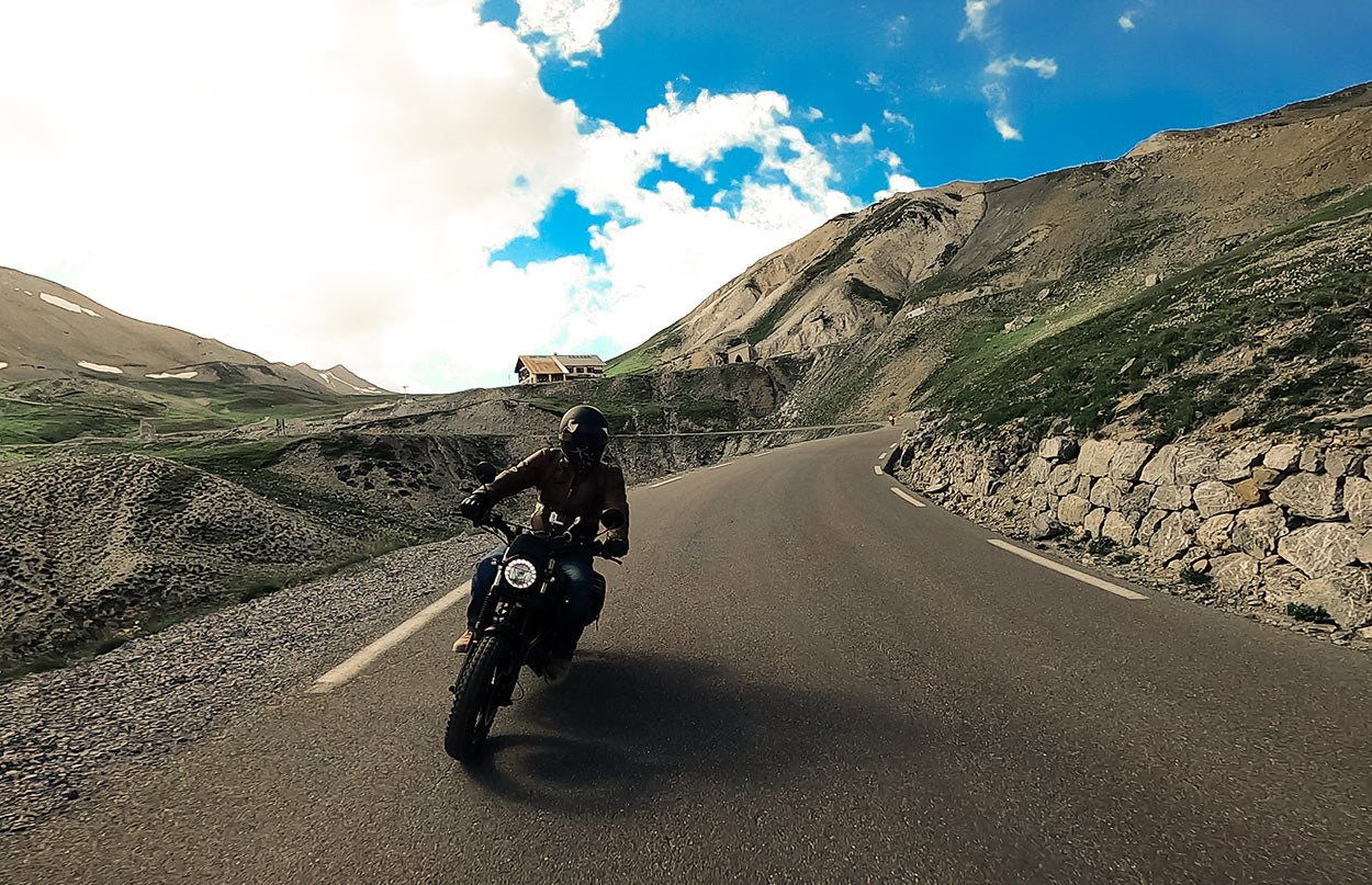 Voyage en montagne petite moto.