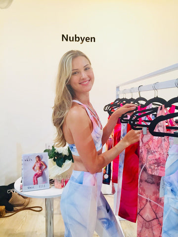 Lippen, Lippenstift, Lip Plumper, Lipgloss, bester Lip Plumper Nubyen Nude, Nubyen Big Lips, Lippenfüller, billiges Make-up, volle Lippen, Plumper, Lippeninjektionen vorher und nachher, hübsches kleines Ding, Topshop, Nubyen Tribal, Tribal Matte Lip Plumping Gloss, matter Lip Plumper, billiges Make-up