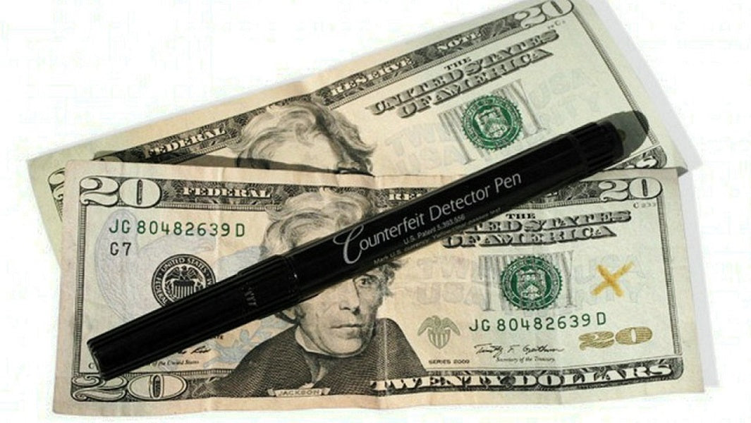 Counterfeit banknote detection pen