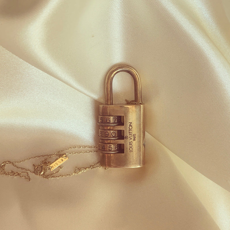 Louis Vuitton Silver Padlock and Key Set Lock Cadena 12LV1104