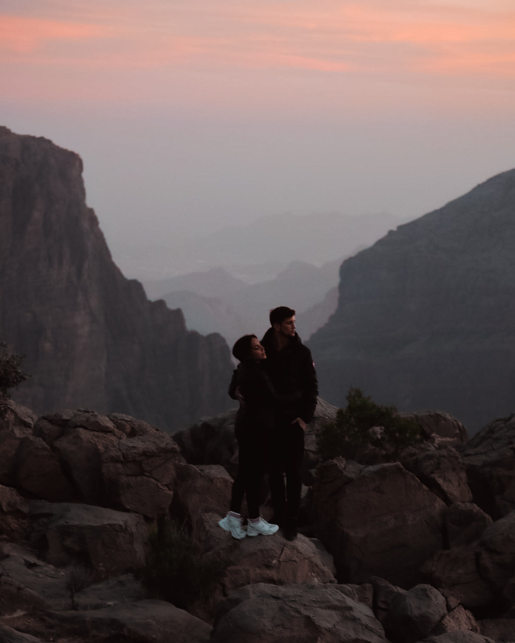 WhatTheChic and LostLeBlanc with view over Oman at Sunset