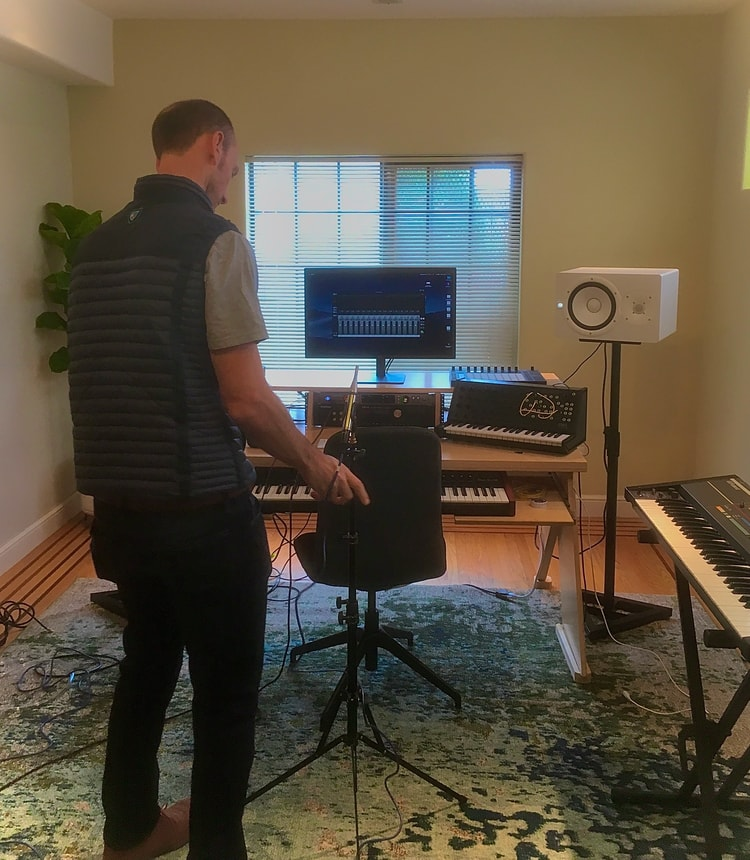 Nyal from Acoustic Frontiers working in home recording studio