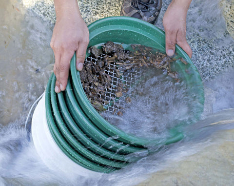 stacking nesting gold sifting pan that fits on bucket