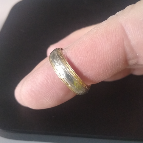 Man finds lost wedding ring 20 years later!