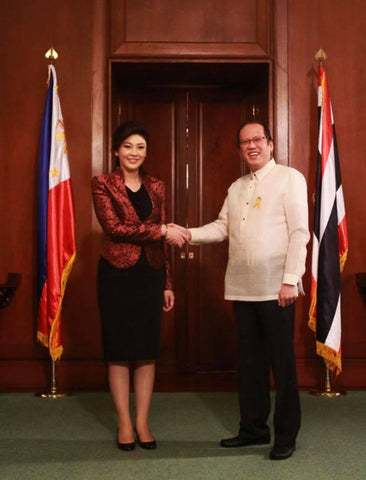 Aquino meets with the Prime Minister of Thailand in his signature Barong Tagalog