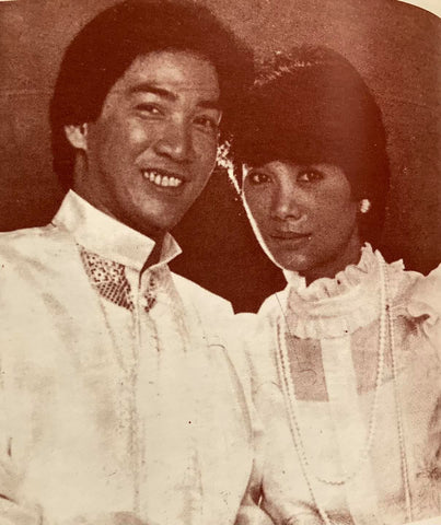 The man on the left wears an Edgar Aquino lakan Barong Tagalog. 