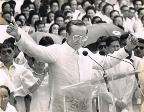 Ramos delivers a speech at his 1992 inauguration. His Barong Tagalog appears to be hand embroidered and made of piña.