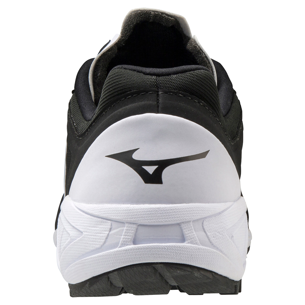 mizuno dominant turf