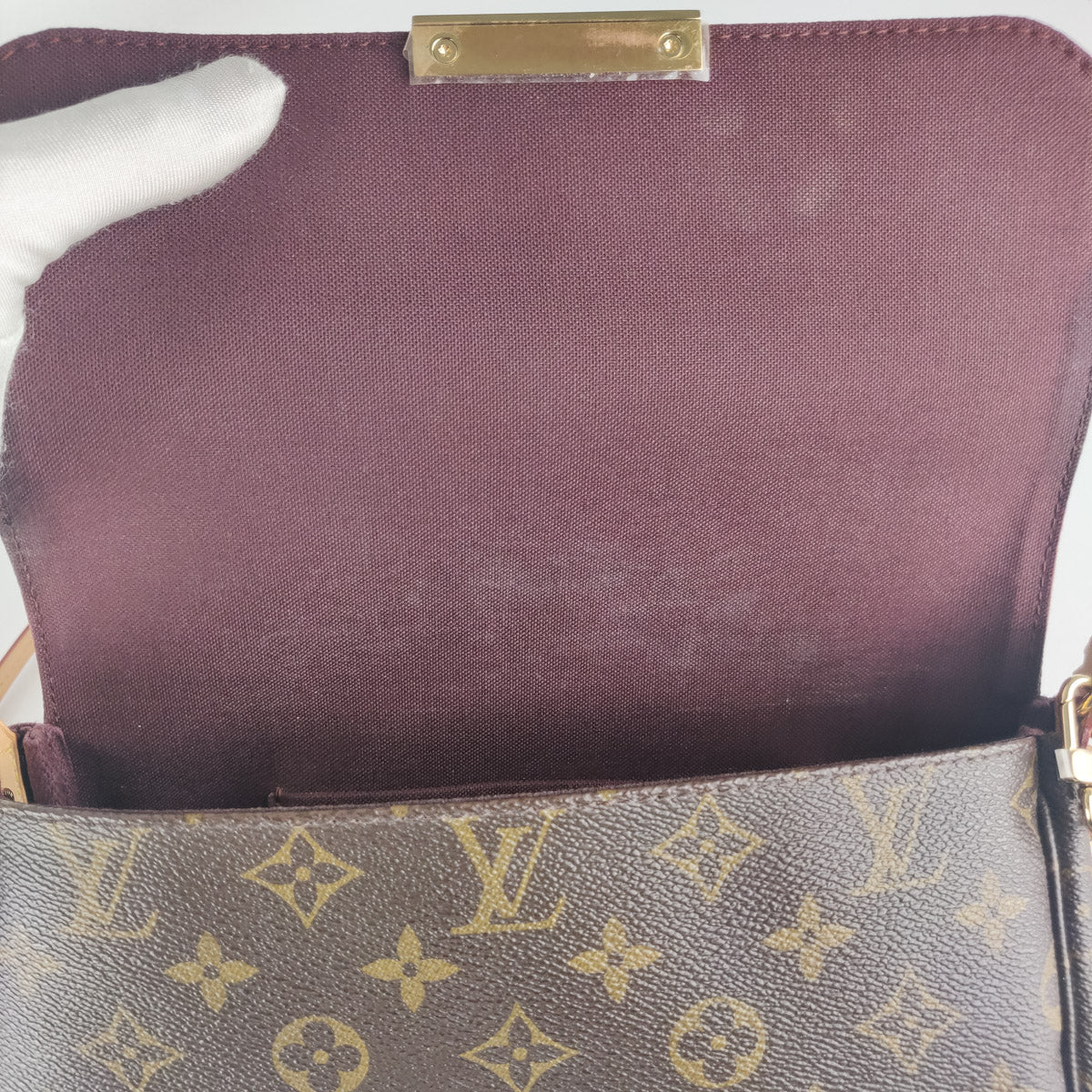 Louis Vuitton Monogram Favorite MM  Luxury Helsinki