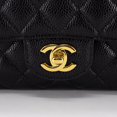 chanel flap caviar medium