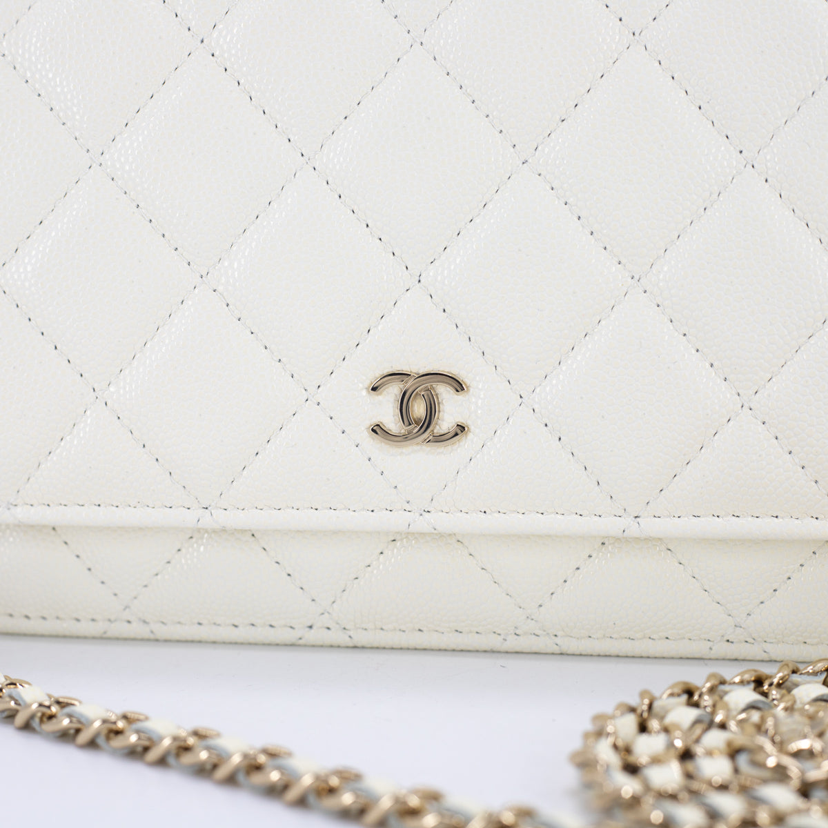 Wallet on chain  Shiny grained calfskin strass  goldtone metal white   Fashion  CHANEL