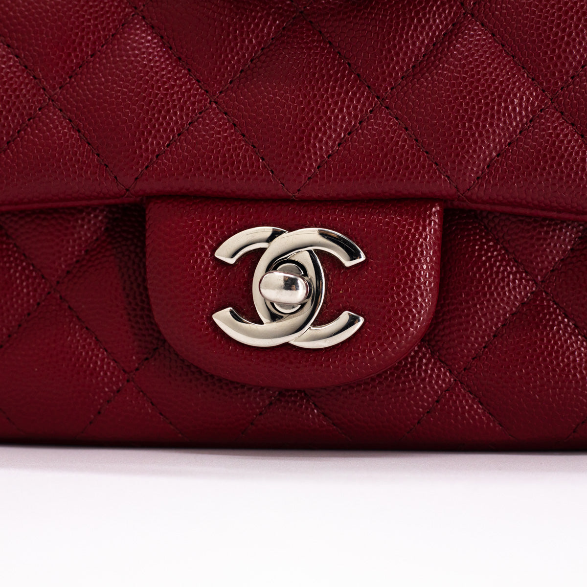 chanel 17b red