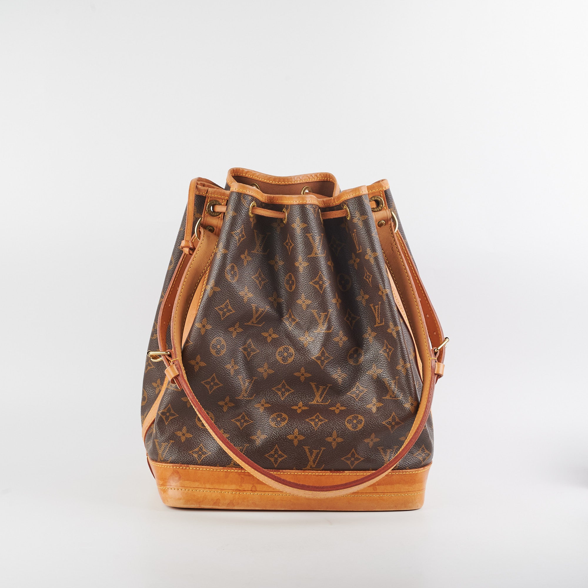 The Vintage Bar  Did you know that the Louis Vuitton Noe style was  introduced in 1932 and first used to hold champagne bottles  Now it is  the IT bag of