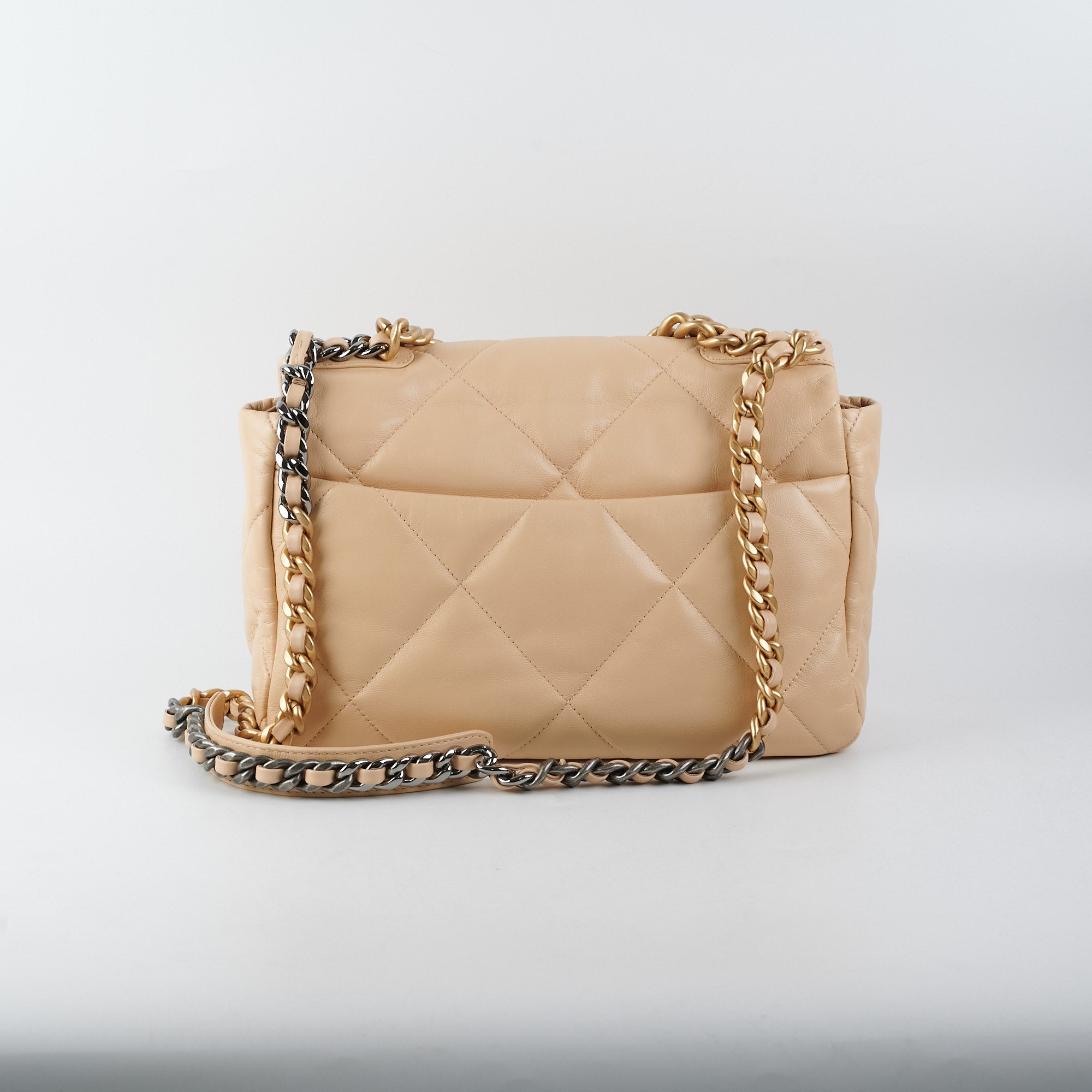 chanel 19 flap bag medium