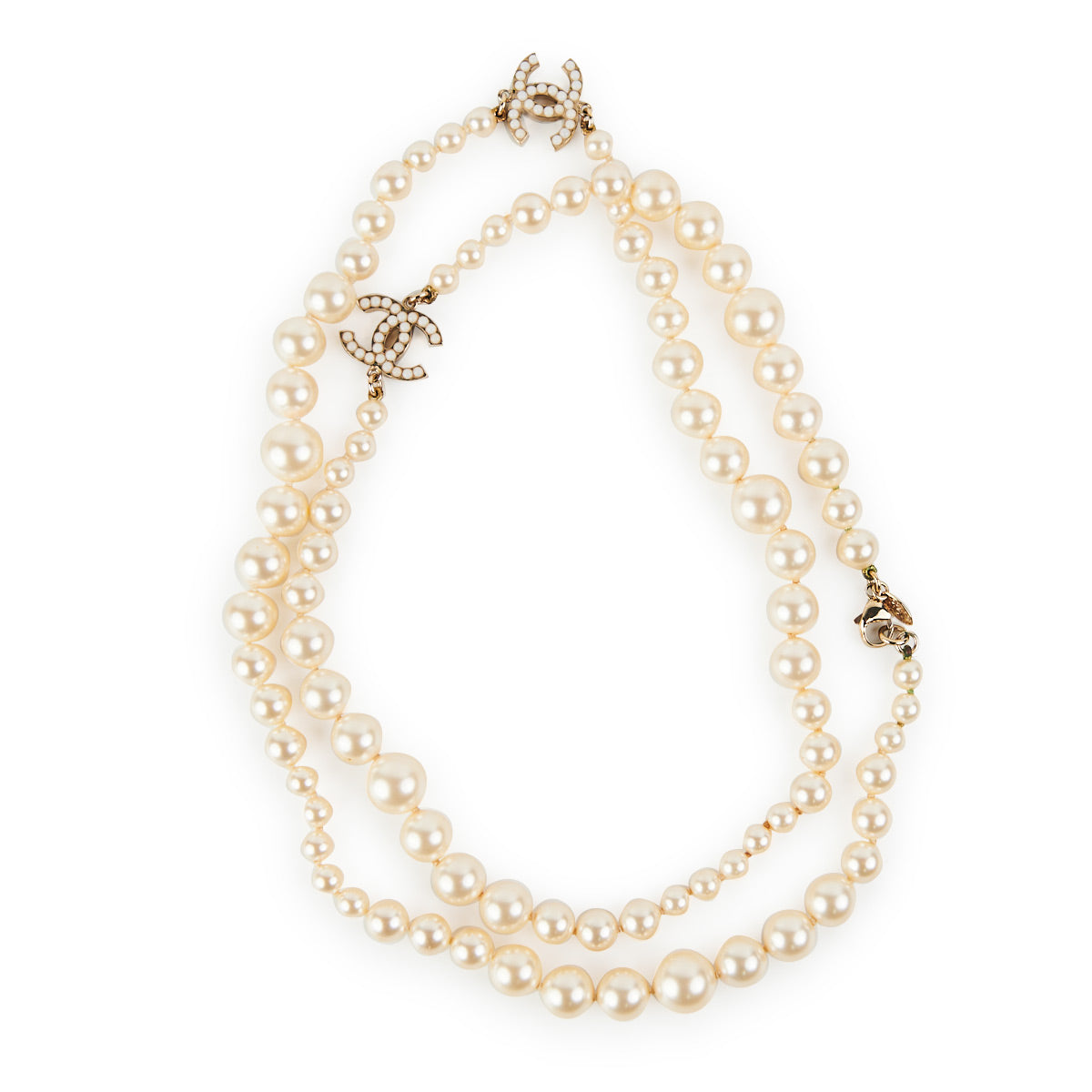 chanel cc pearl necklace