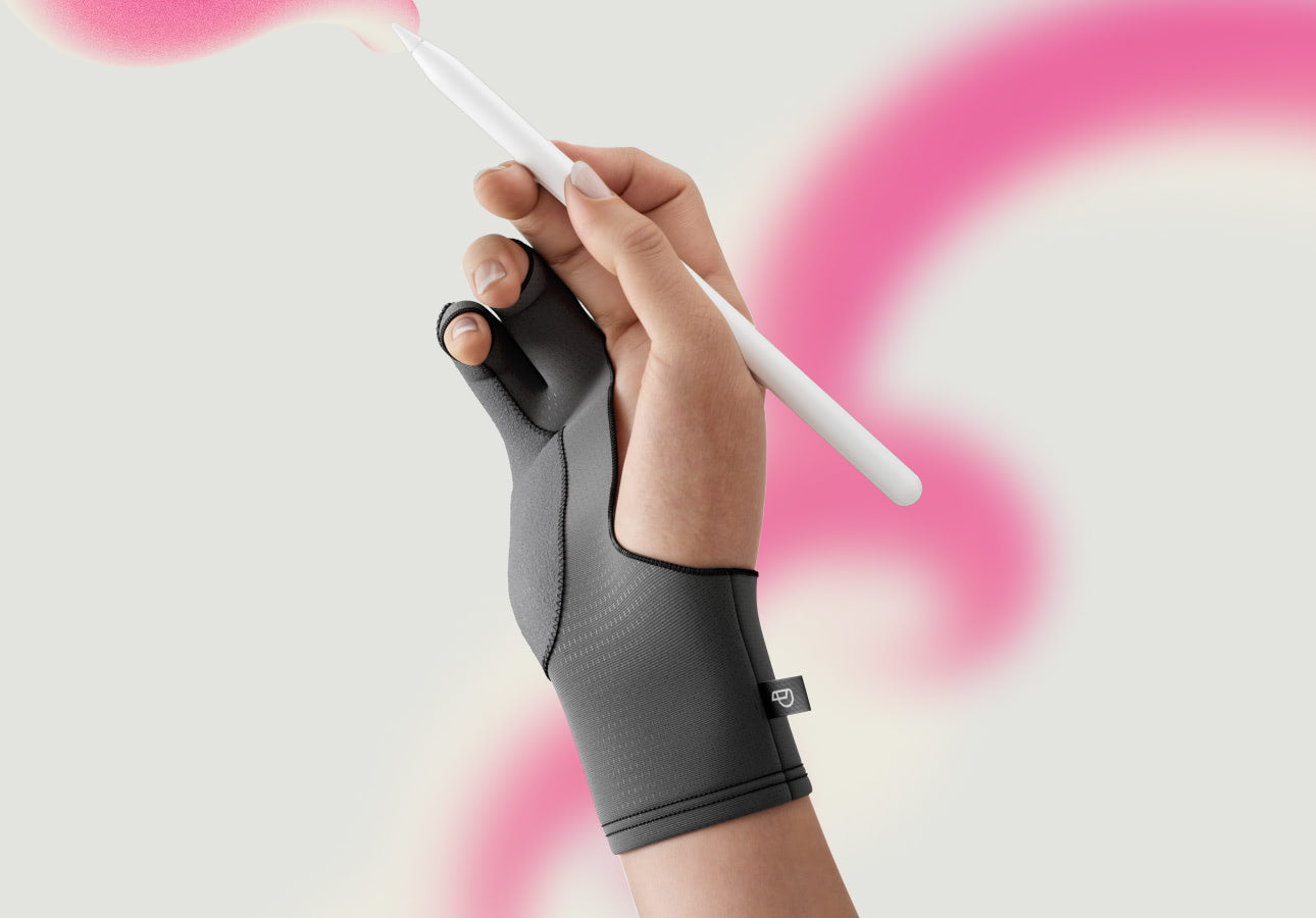 A hand fitted with Paperlike’s Drawing Glove holds an Apple Pencil.