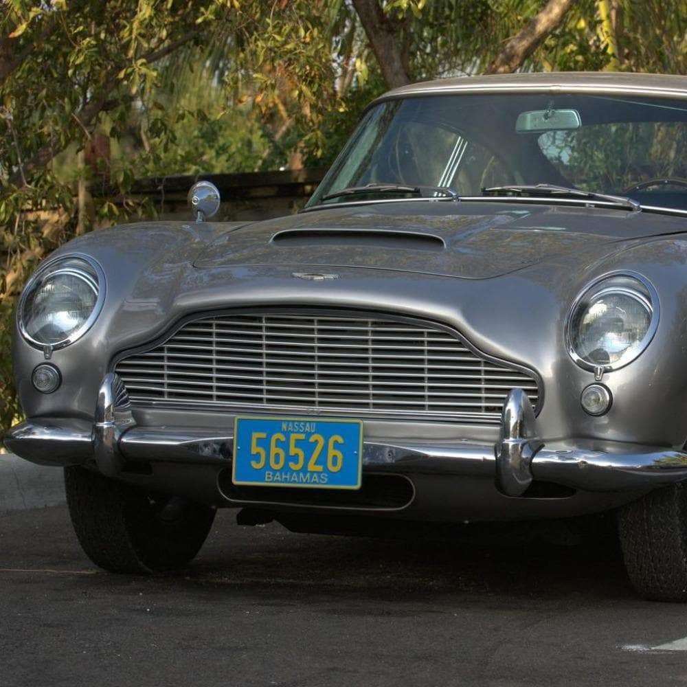 james bond casino royale aston martin