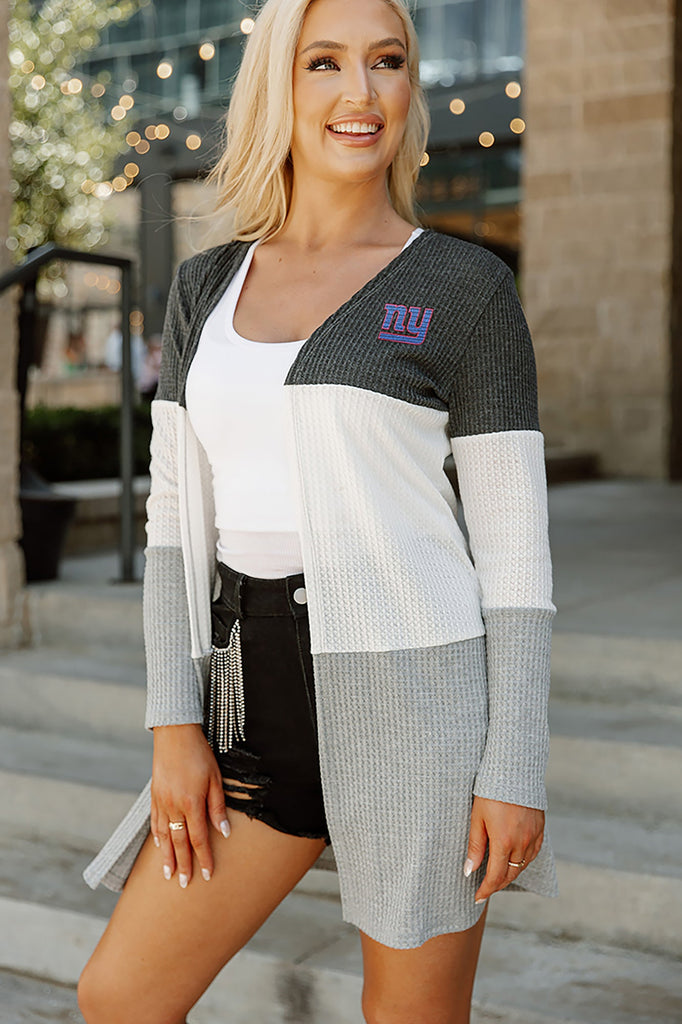 NEW YORK GIANTS GRIDIRON GLAM SHORT SLEEVE CROP TEE WITH SPORT STRIPE DETAIL