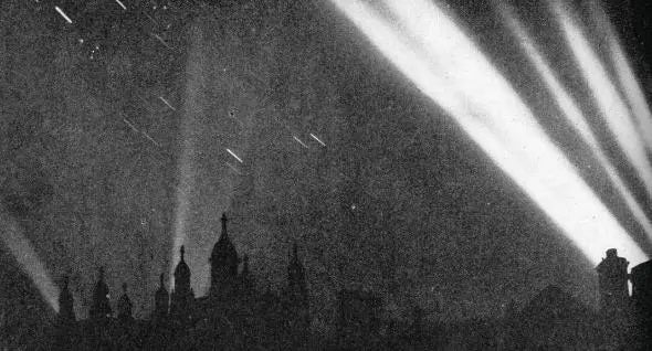 London's searchlights hunt for German bombers during the Blitz