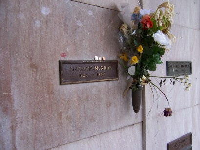 Marilyn Monroe tomb 