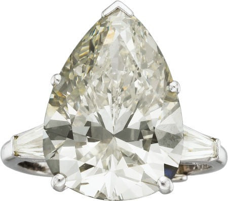 Pear Diamond Ring 