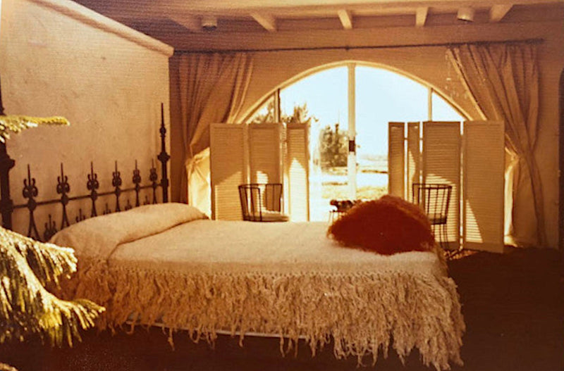 Paul Fraser Collectibles Elizabeth Taylor and Richard Burton's bed in Oriole, California