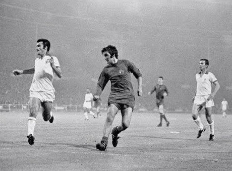 George Best playing for Manchester United in the 1968 European Cup Final