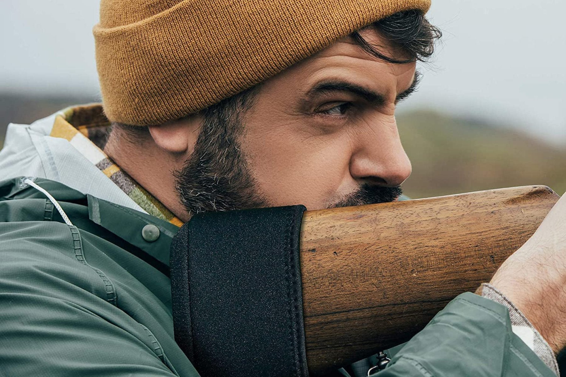 Man using recoil pad from ComfortTac for rifle