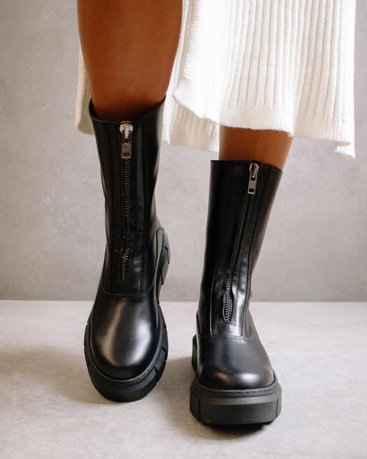 Peak Black Zipper Boots