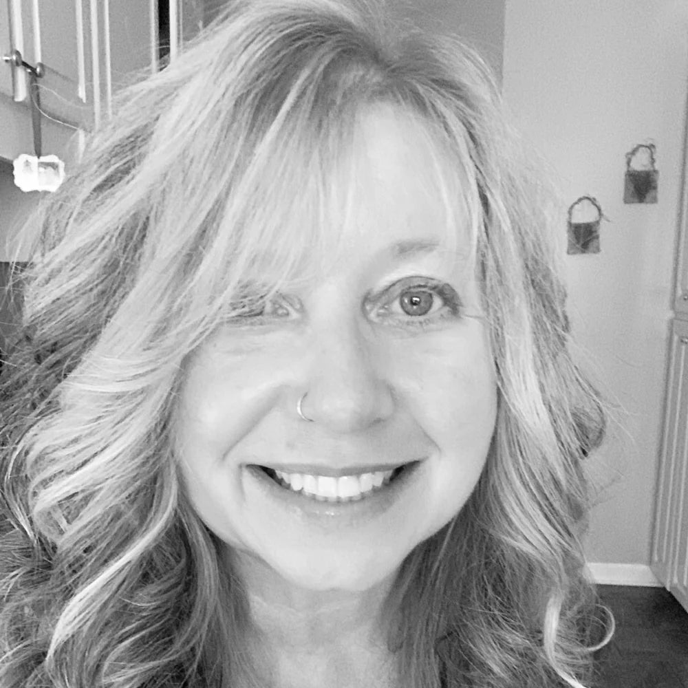 Meet the Artists Michelle Fagan.webp__PID:9fb13f07-95c1-492c-b11d-2c3f39664f8e