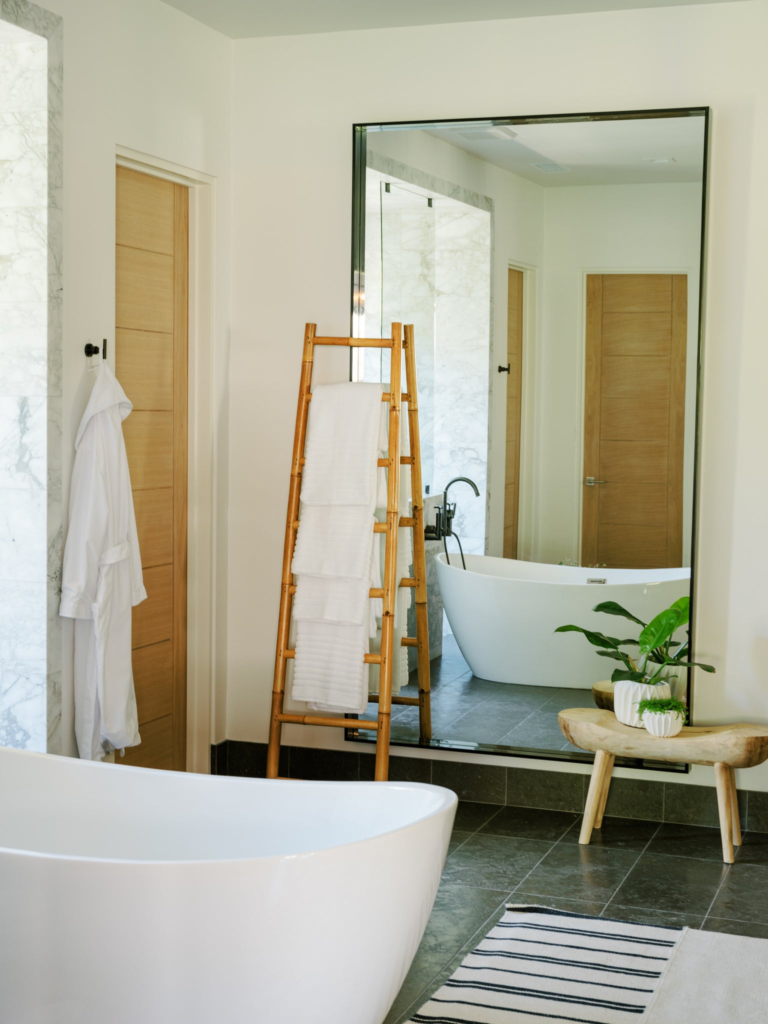 Keep your bathroom open, airy and clutter free