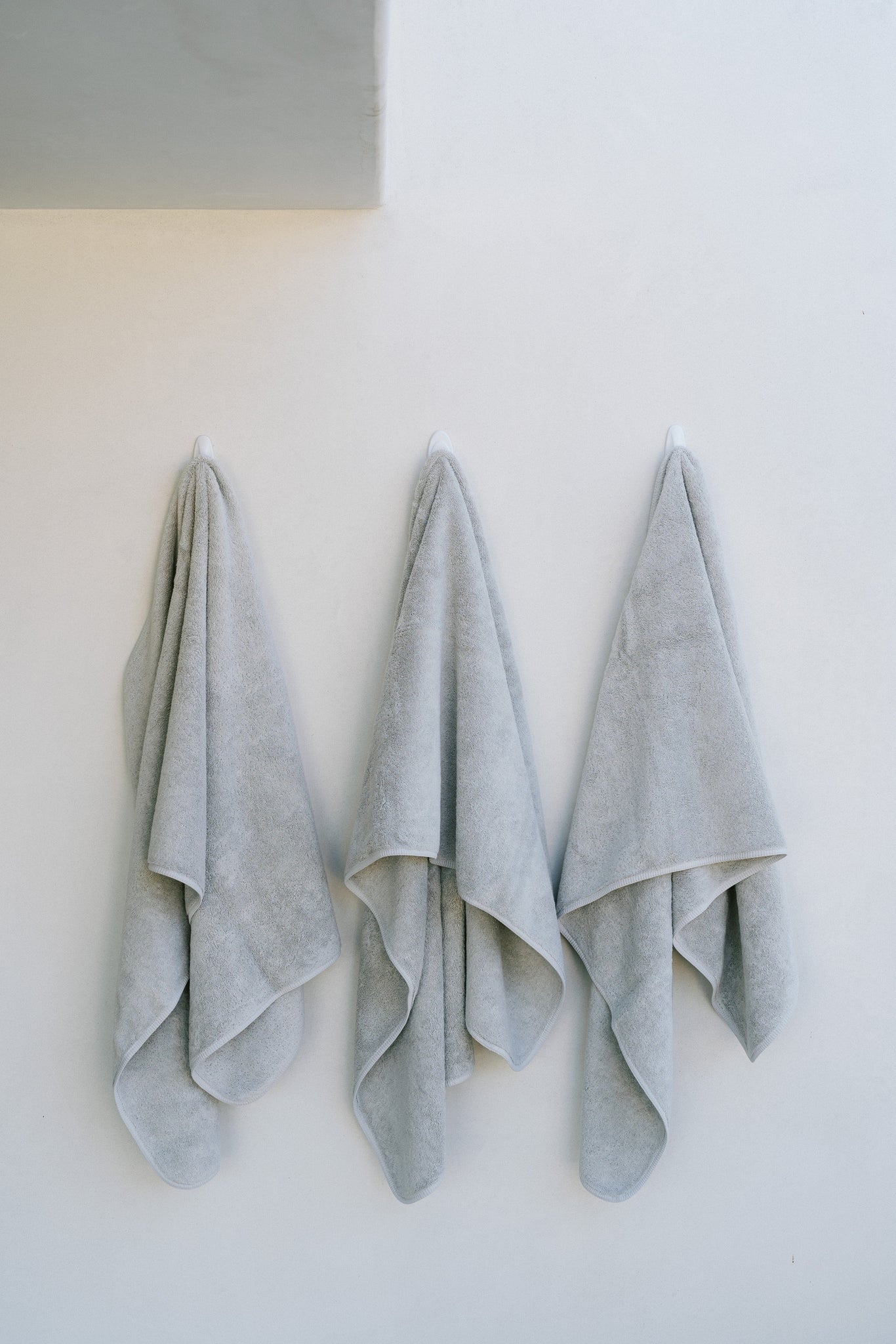 Lago towels in gray