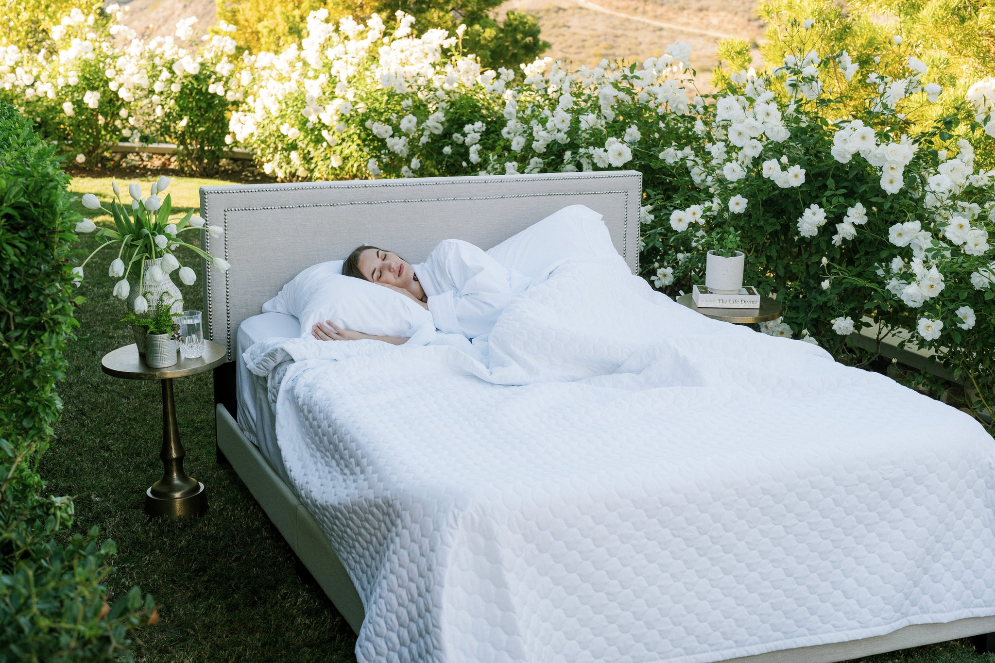 A serene summer bedroom