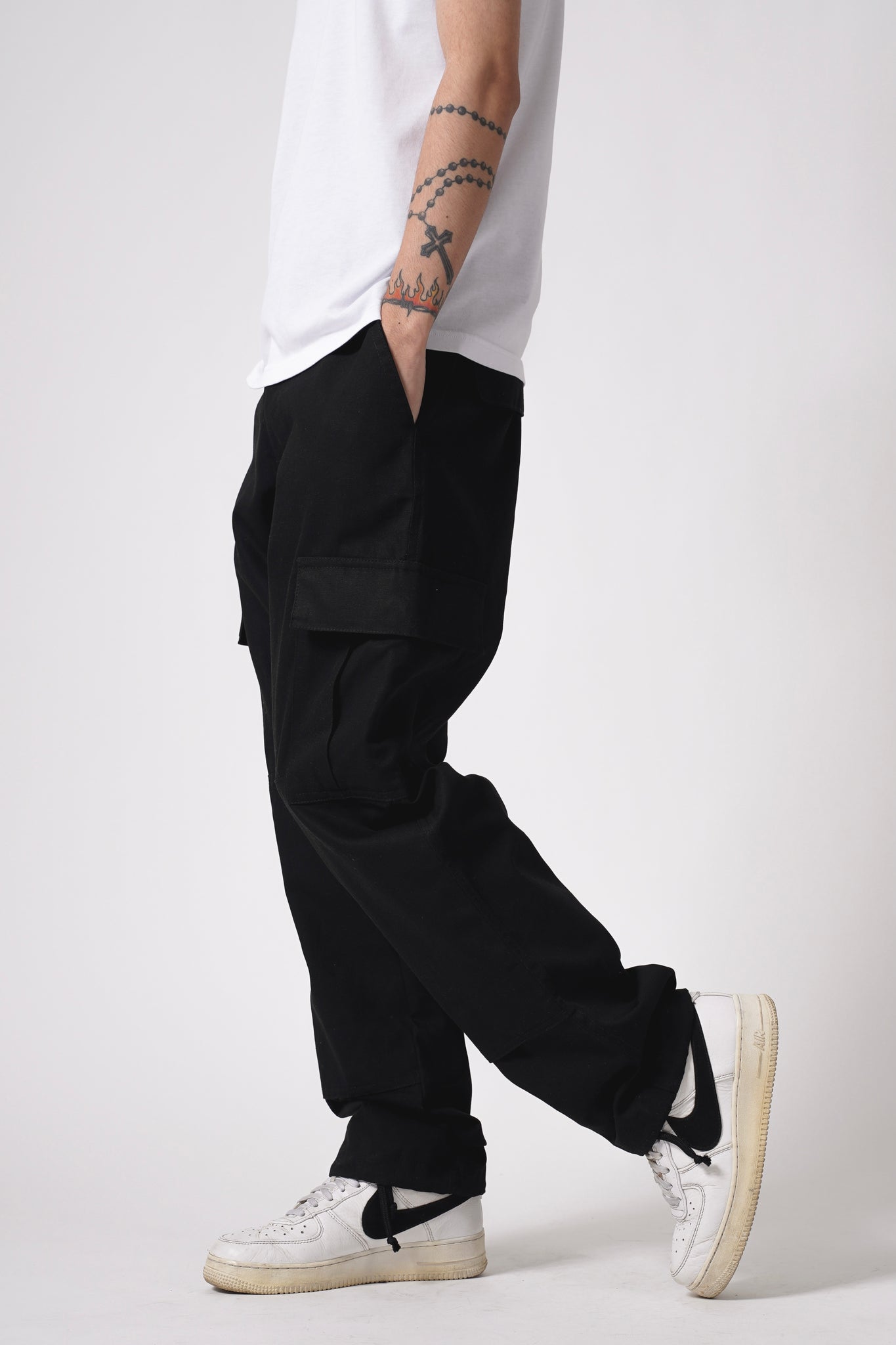 CLASSIC CARGO PANTS IN JET BLACK – Haute Stuff Original