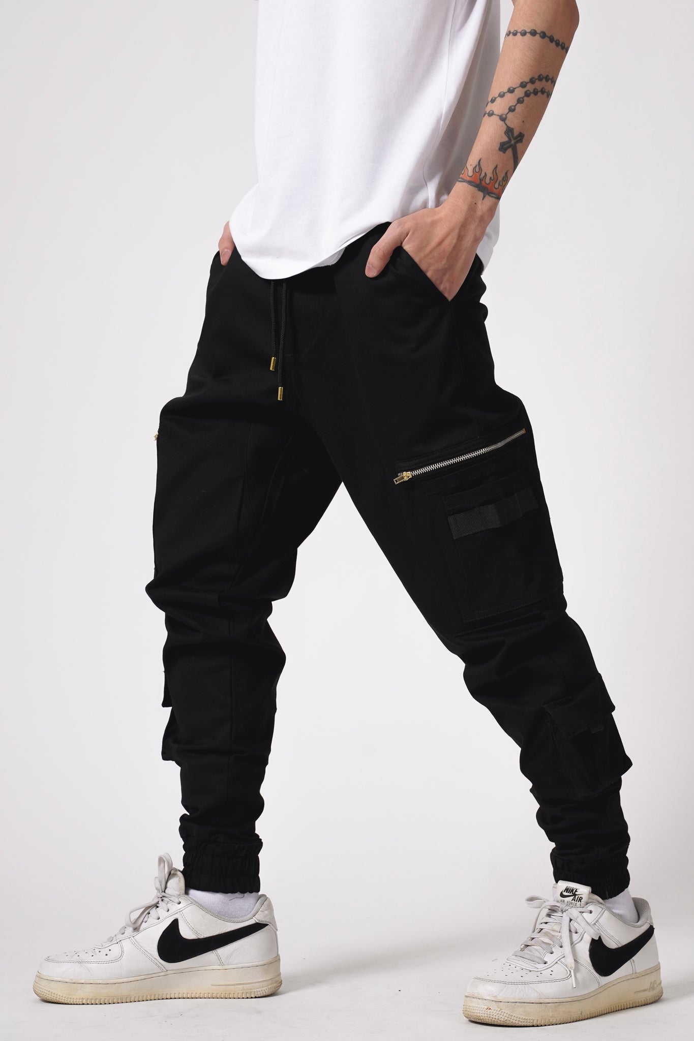 10 POCKETS CARGO PANTS IN JET BLACK – Haute Stuff Original